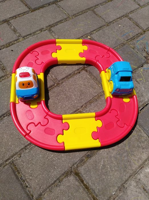 Tor+2 autka (jedno mówi po polsku)+ nowe puzzle