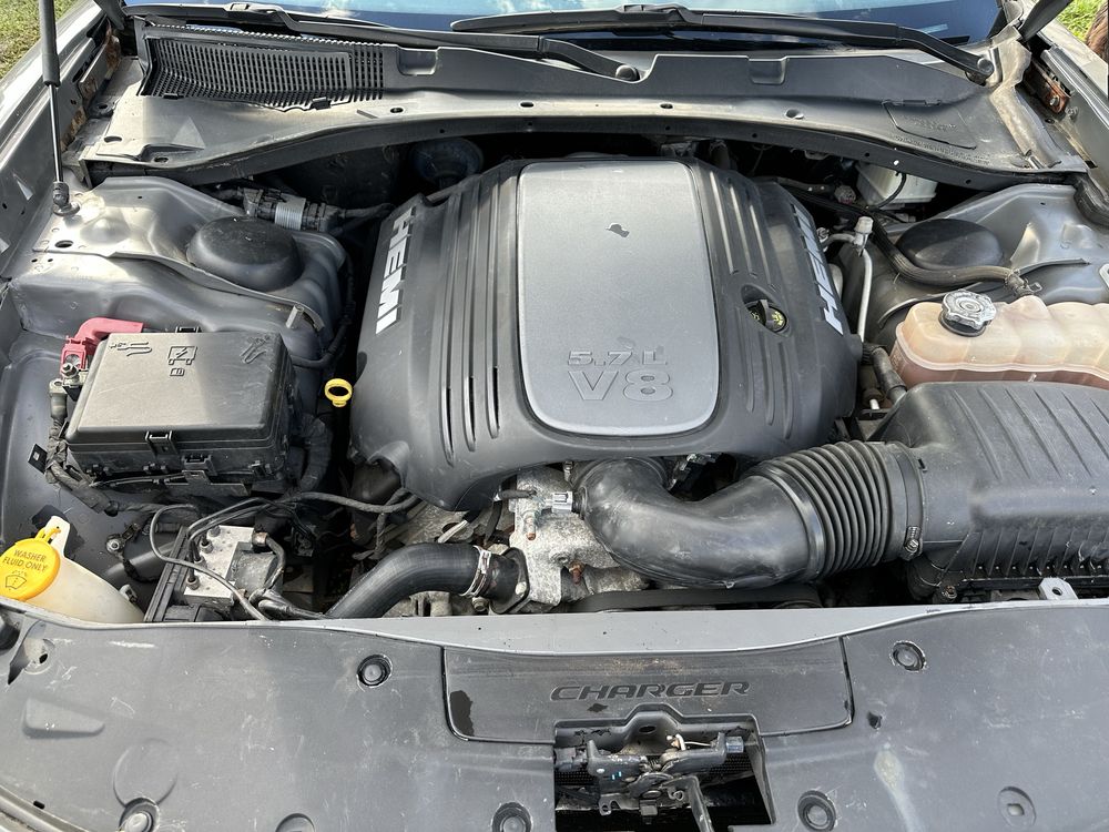 Dodge charger v8 5.7hemi 2018