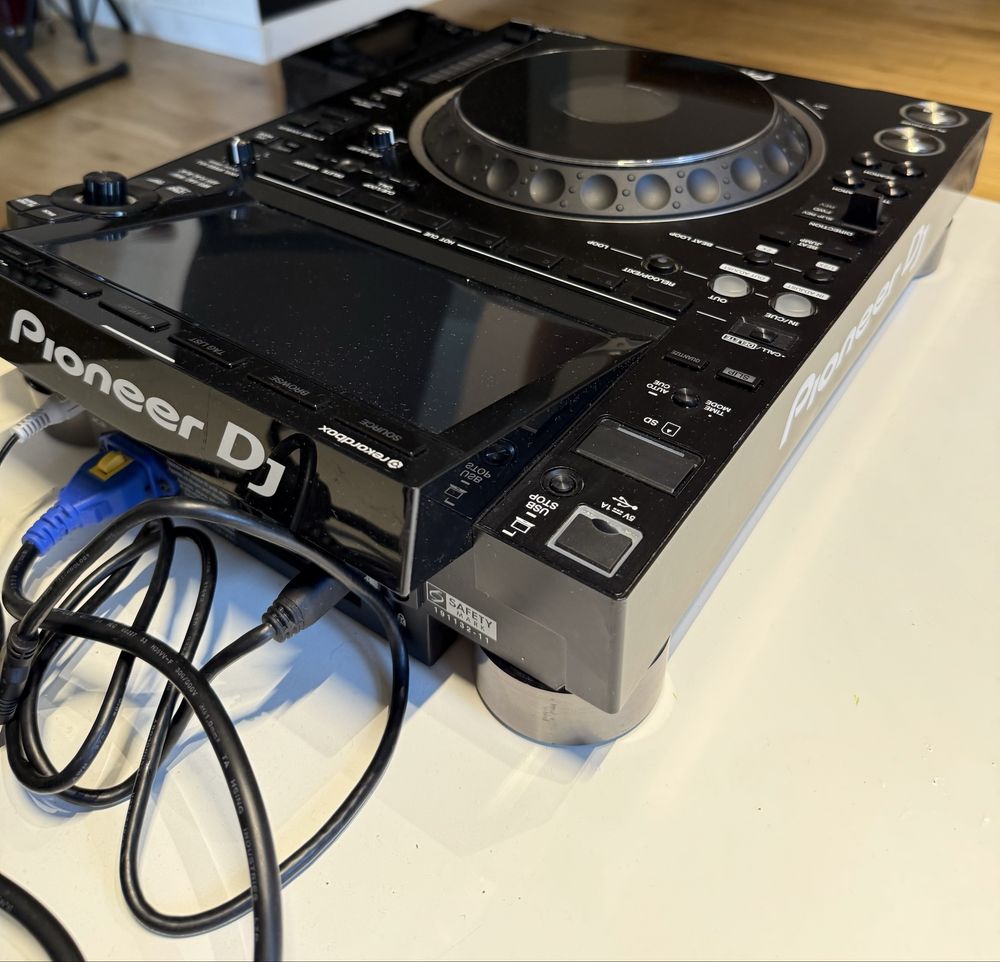 Pioneer CDJ 3000 x2, DJM-s11, case UDG