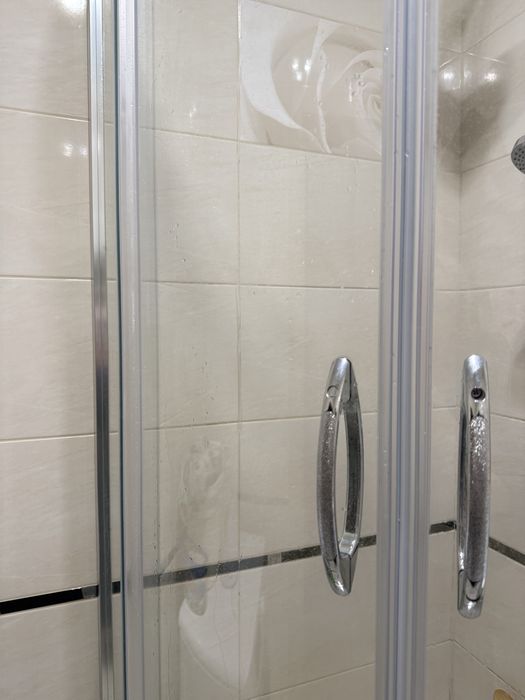 Душова кабіна користована