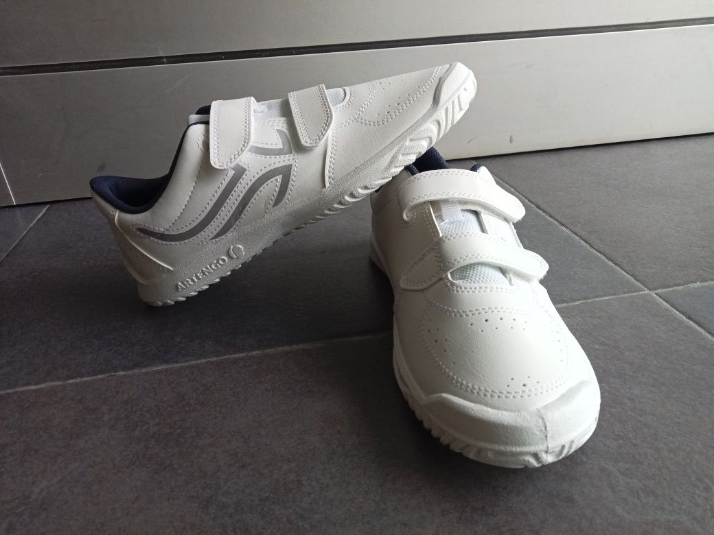 Sapatilhas T37 novas