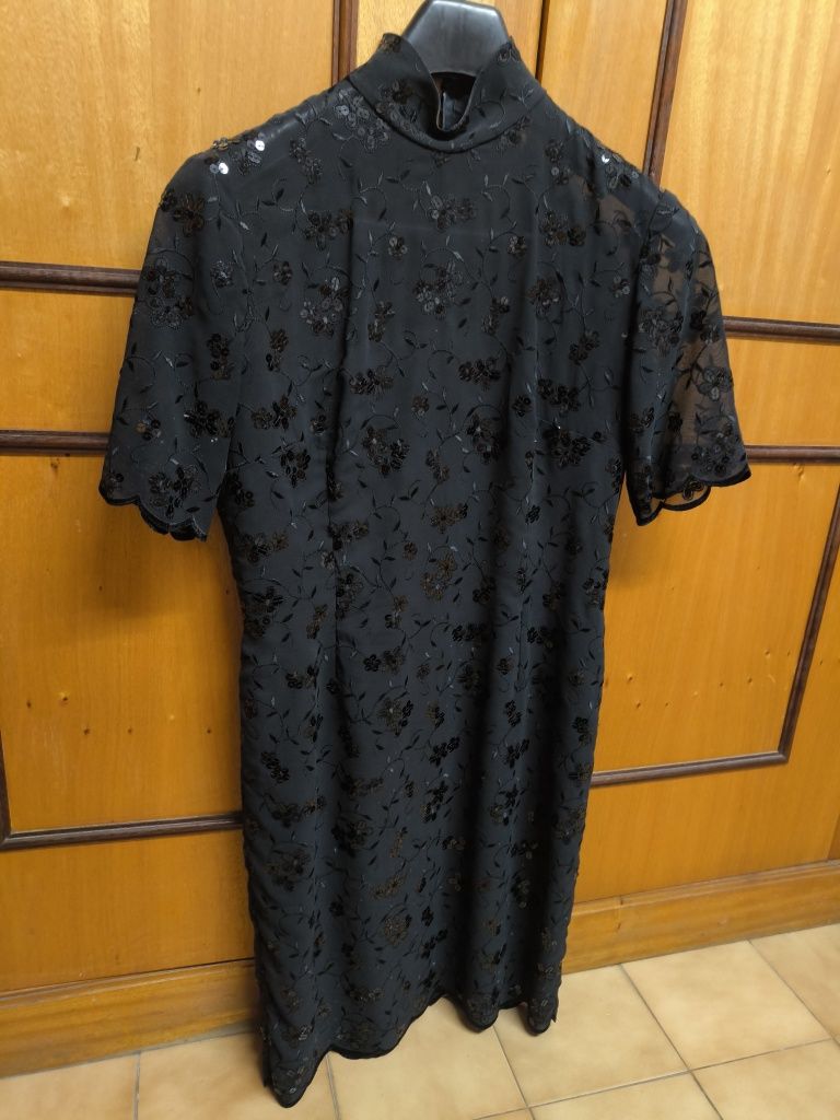 Vestido preto renda