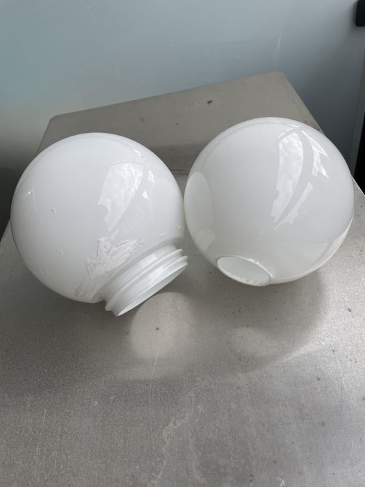 Klosze szklane biale PRL do lampy