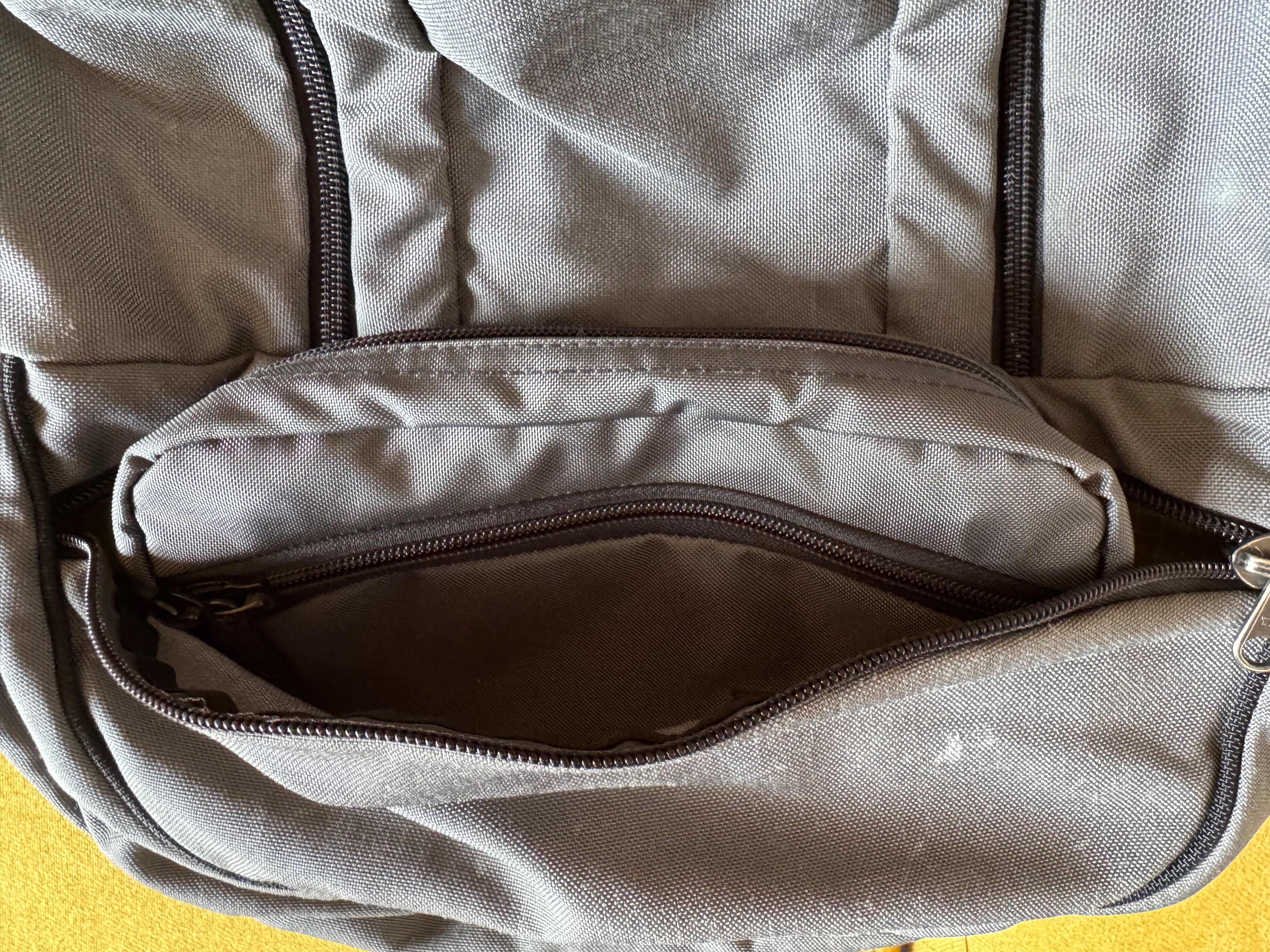 Tom Bihn Handy Little Thing - organizer na elektronikę