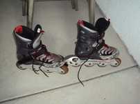 Um par de patins em linha para uma boa aprendizagem