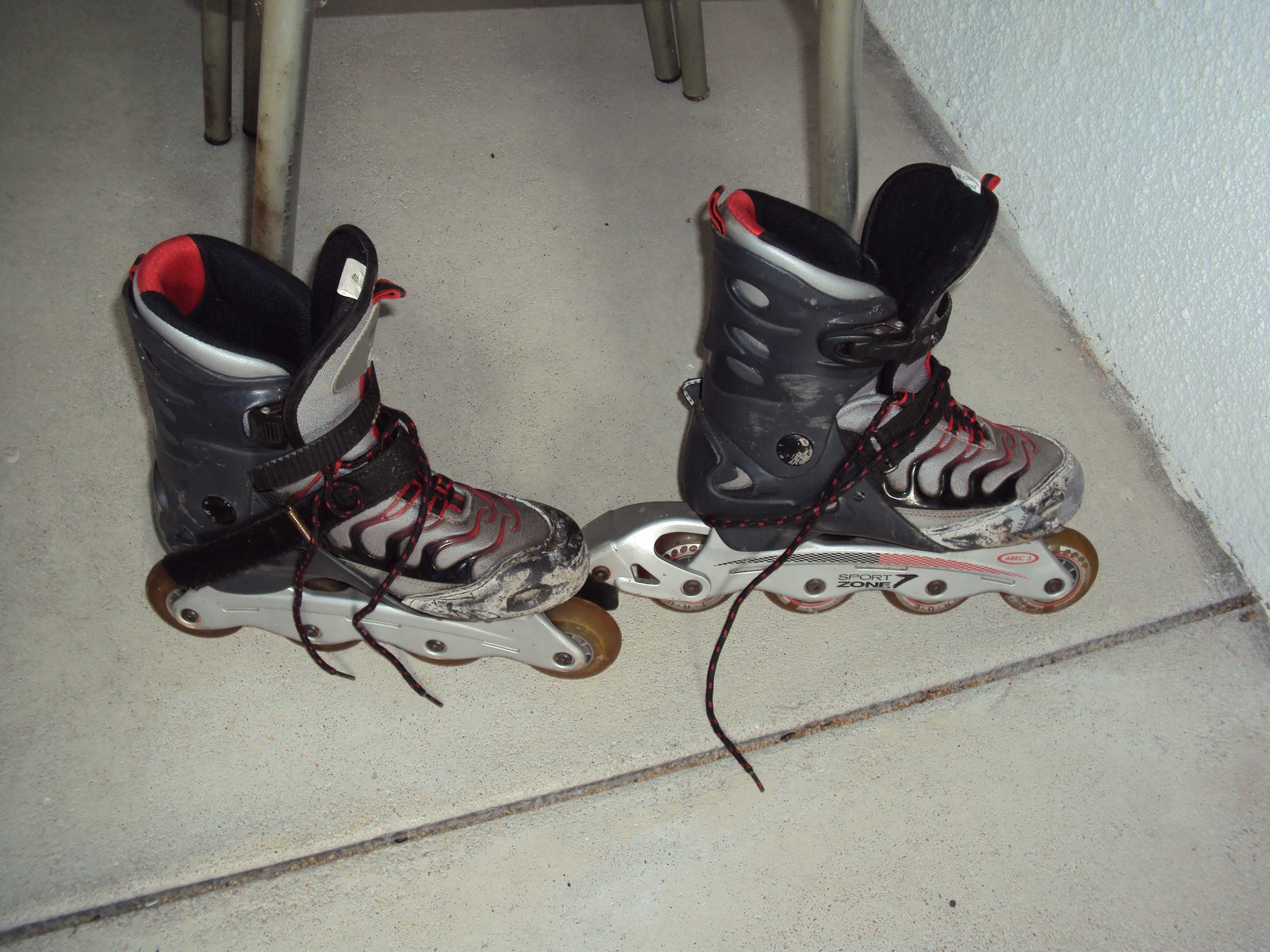 Um par de patins em linha para uma boa aprendizagem