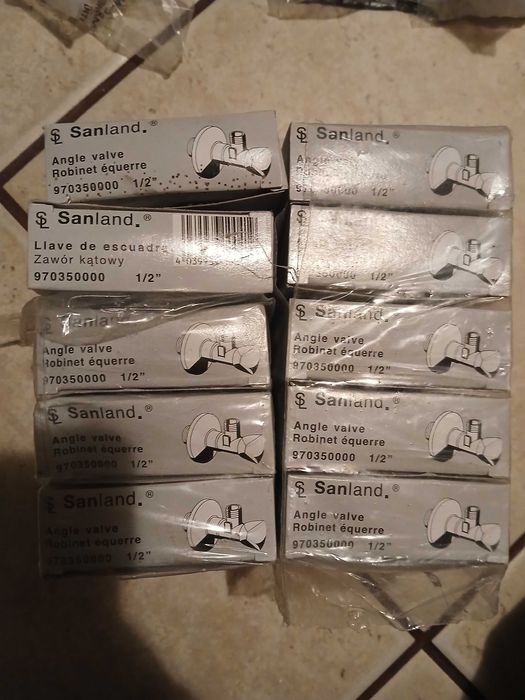 Zawór kątowy z rozetą Sanland