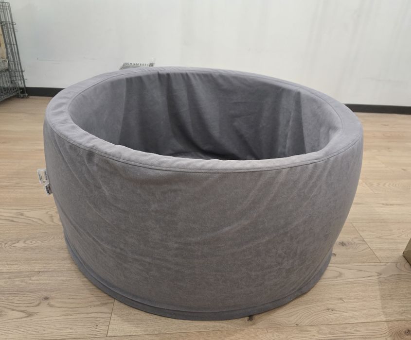 Basen z kulkami szary