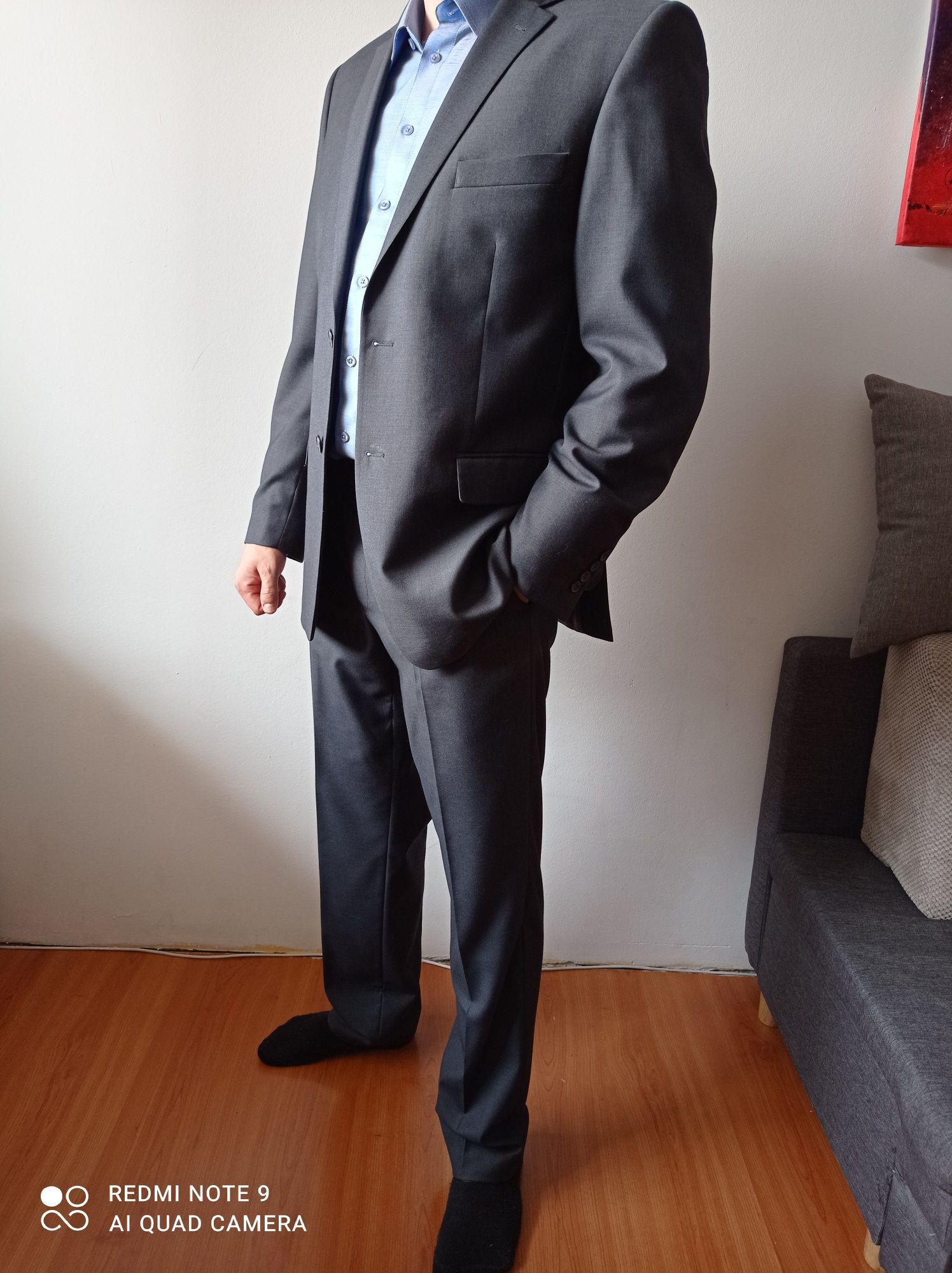 Szary garnitur polskiej firmy Lord (marynarka plus spodnie)