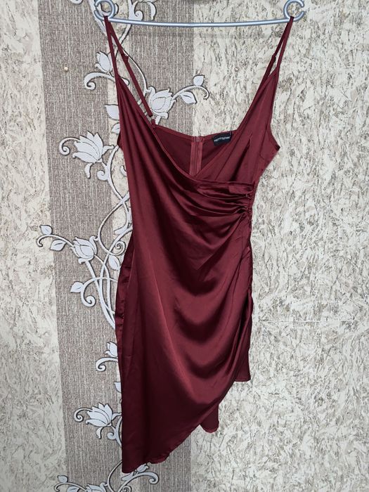 Сукня вечірня Бордо PrettyLittleThing