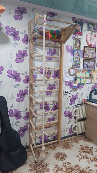 Продам спортивный уголок, шведскую стенку
