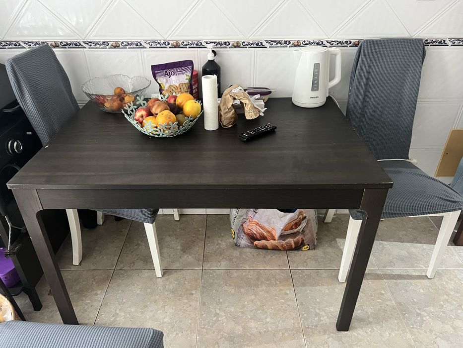 mesa de jantar/cozinha madeira castanha