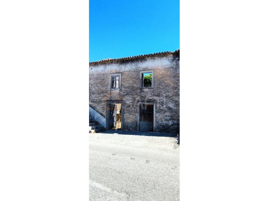 Terreno Rustico com casa para Reconstruir