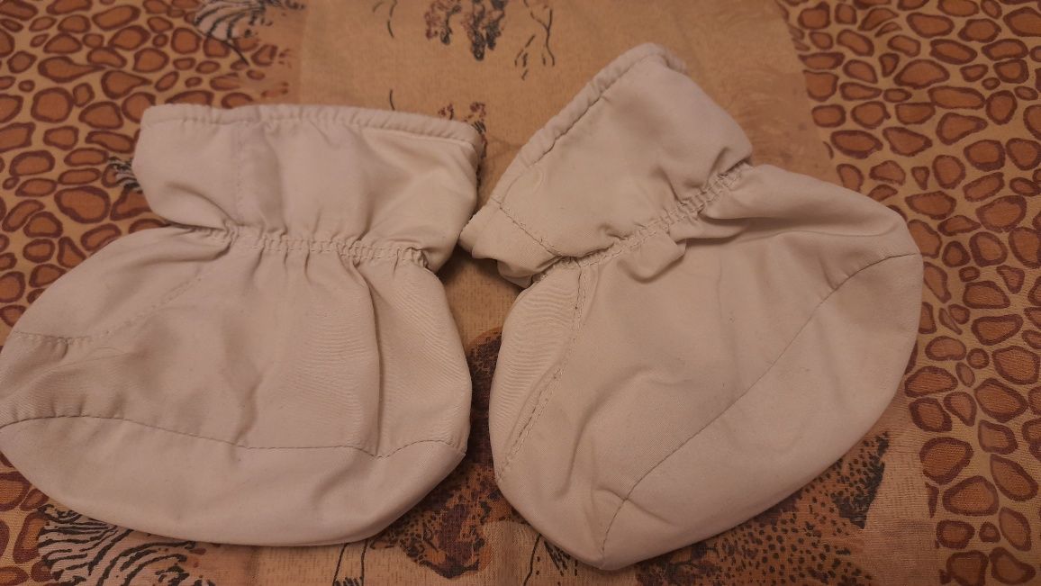 Вещи для девочки 9-12 месяцев джинсы кофта шапочка тапочки пинетки