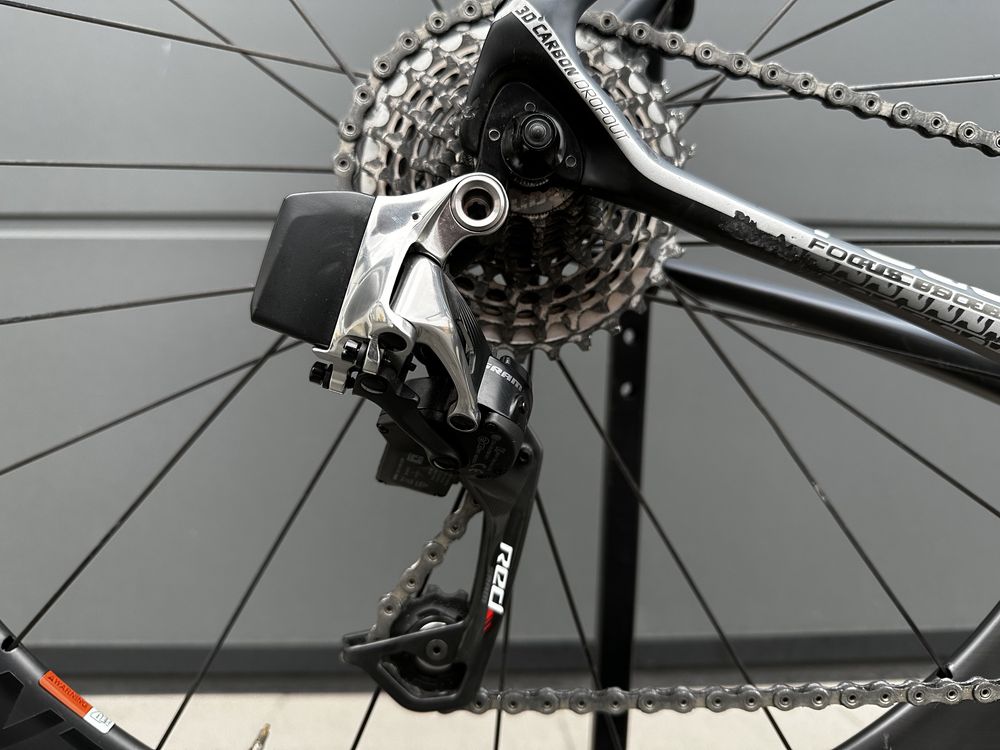 Rower szosowy Focus Evo Cayo SRAM Red eTap
