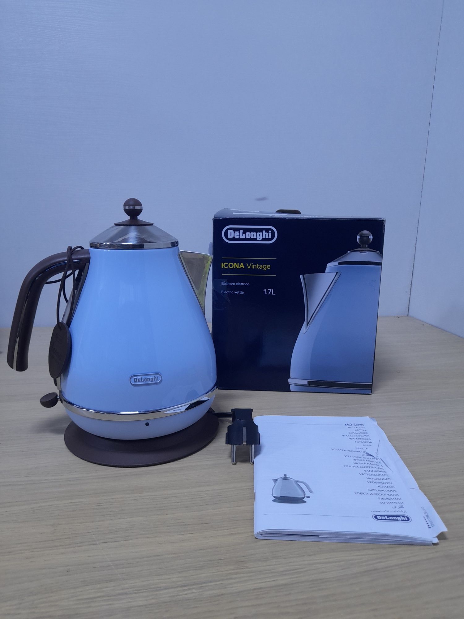Чайник DeLonghi KBOV 2001 AZ