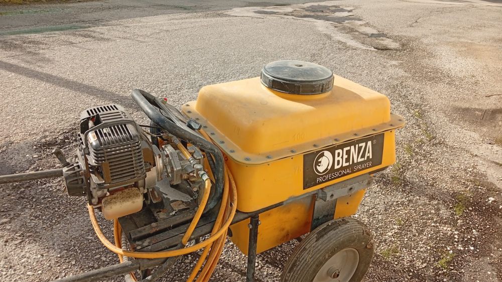 Pulverizador a gasolina com duas rodas