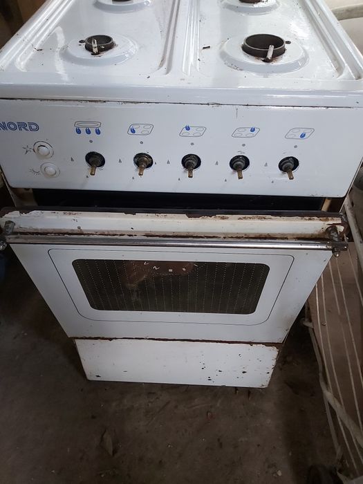 Продаю газовую плиту