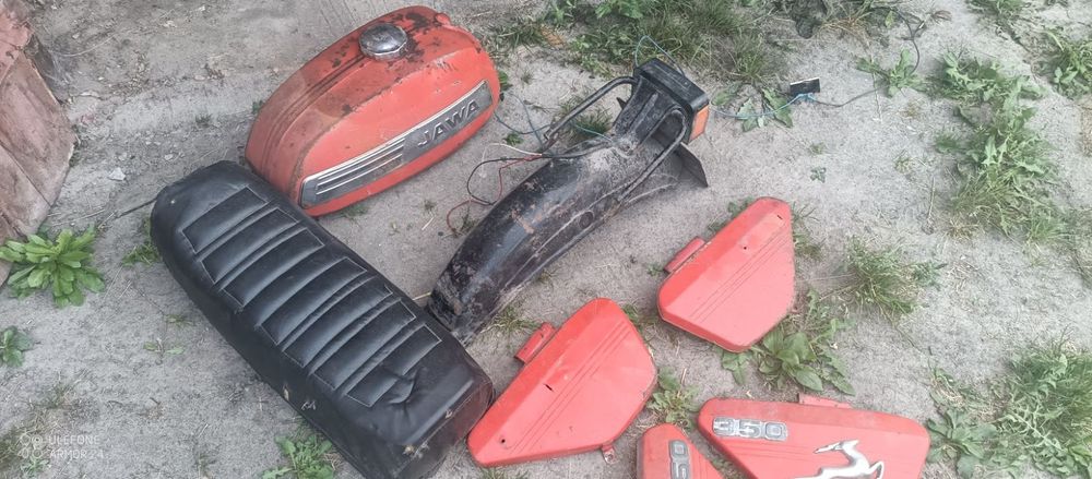 Обліцовка 638 634 бак бардачки пенал сідушка вилка ява