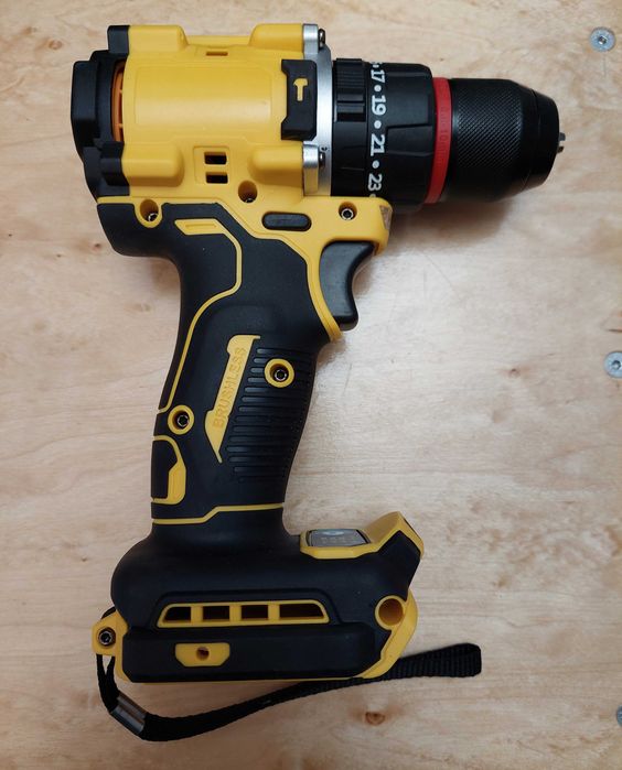 Wkrętarka z udarem na akumulatory Dewalt - silnik bezszczotkowy