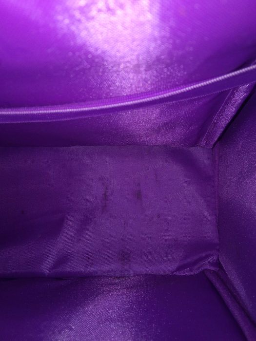 Продам портфель бу в хорошем состоянии.