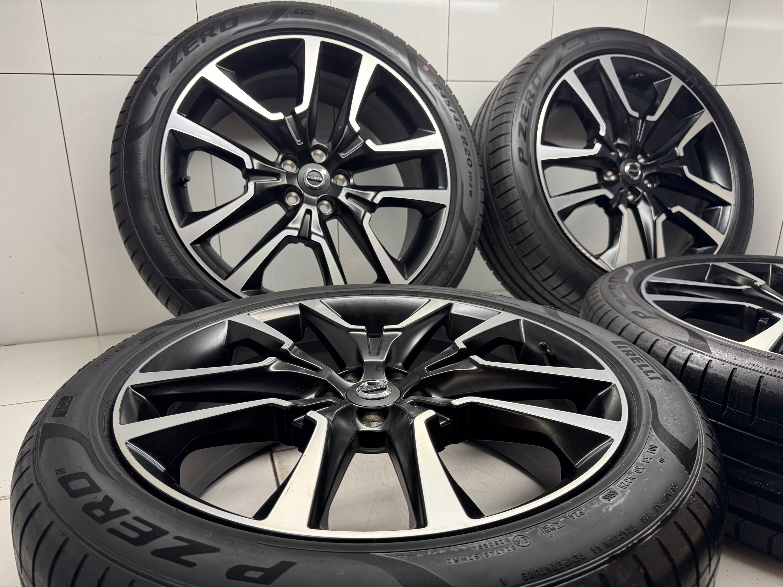 Kola Felgi 20 Volvo V90 V70 r Design Oem Opony Nowe !