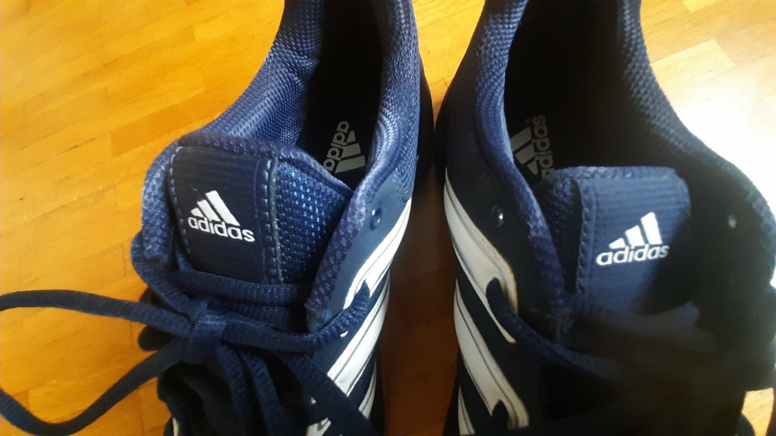 Спортивні кросівки Adidas 41р стелька 26см