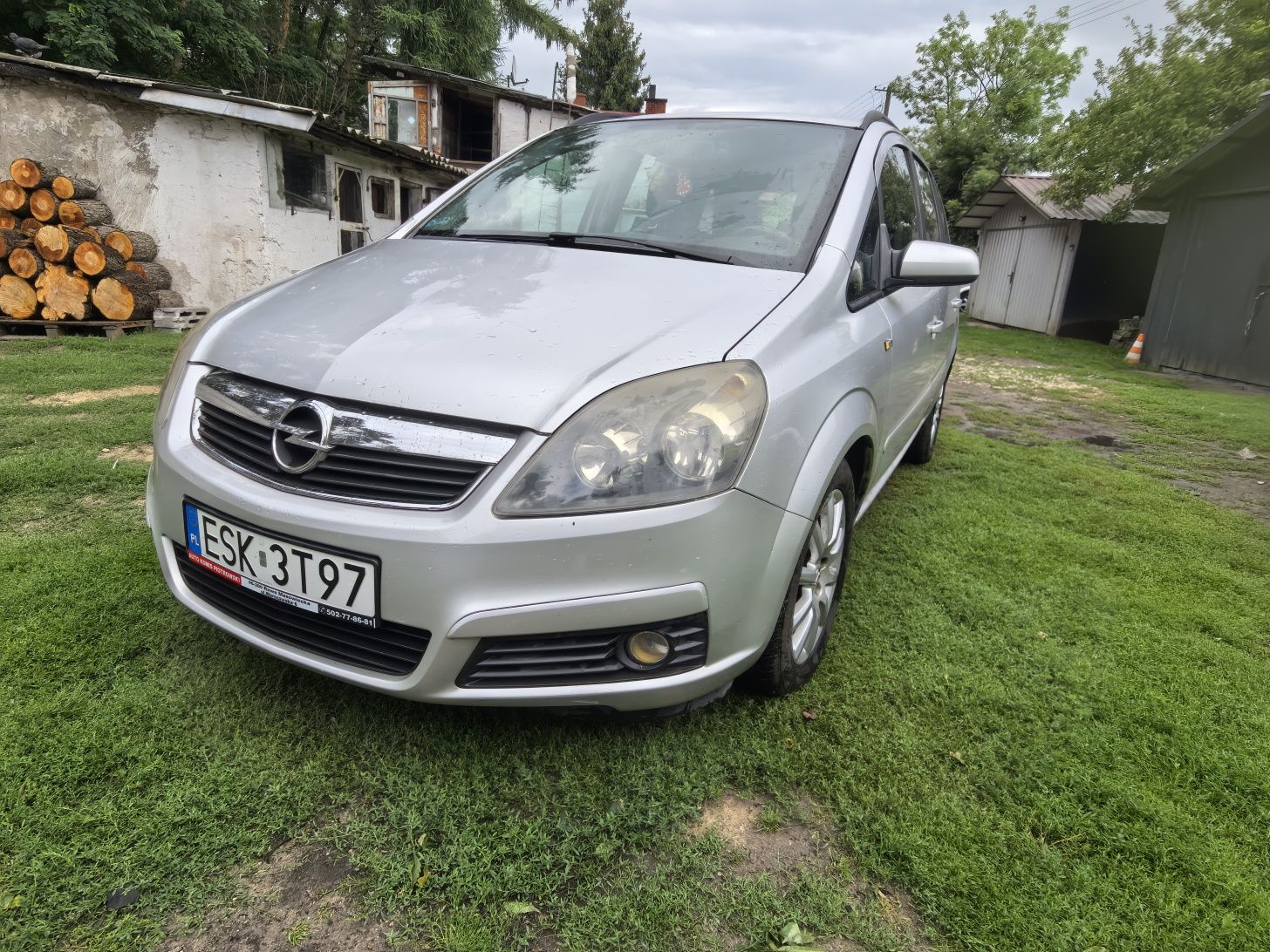 Opel Zafira B srebrny