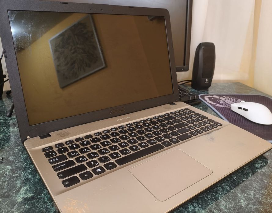 Ноутбук Asus R541UJ