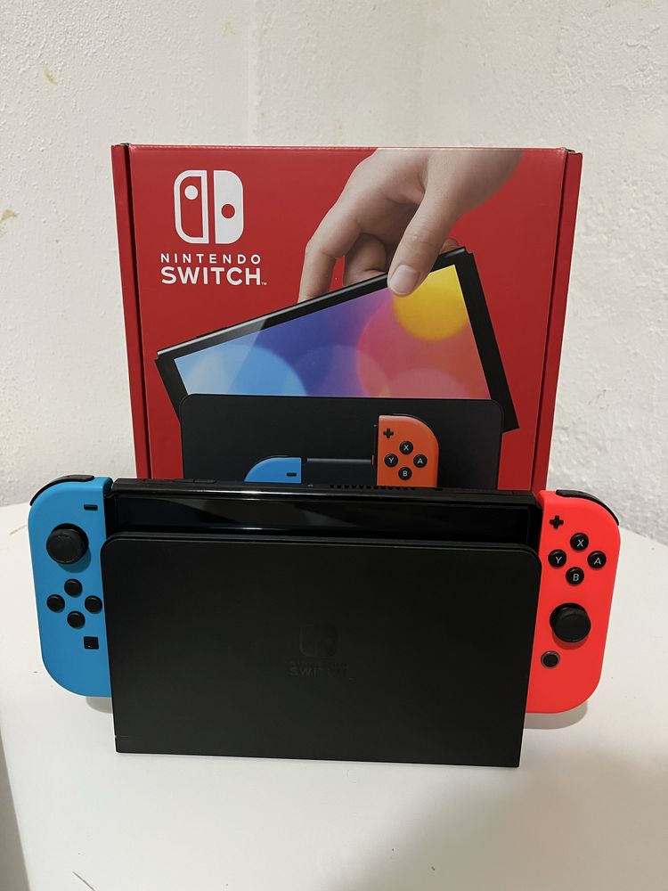 Nintendo switch oled NOVO NA CAIXA + 1 jogo + cartão 250GB