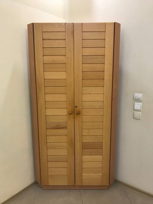 Шафа із дерева кутова