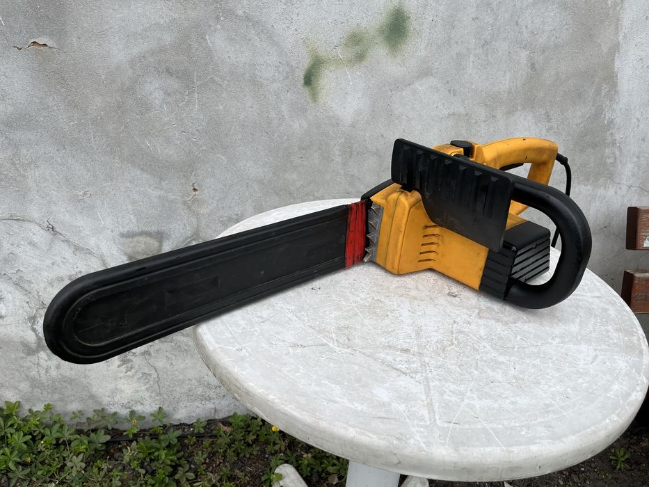 Pila elektryczna -1800 watt