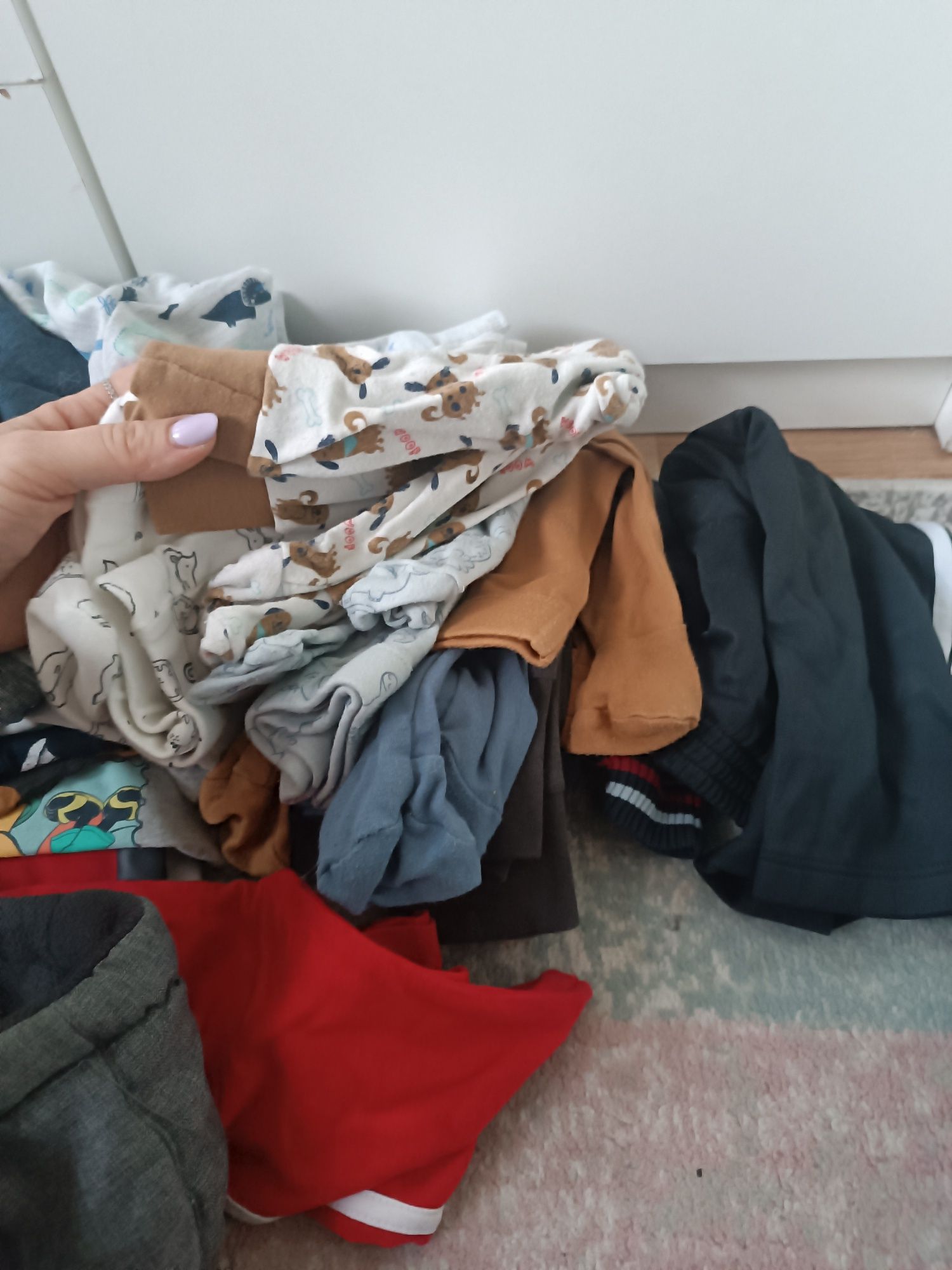 Paka zestaw ubrań spodnie bluzki bluzy kurtki kombinezony