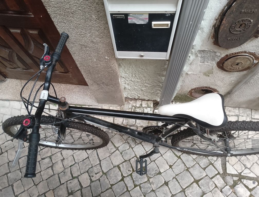Bicicleta nova, roda 28