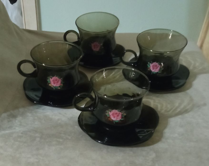 Продам чайные сервизы и чашки