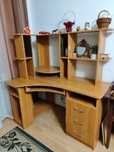 Стол компьютерный, стекла от шкафа.