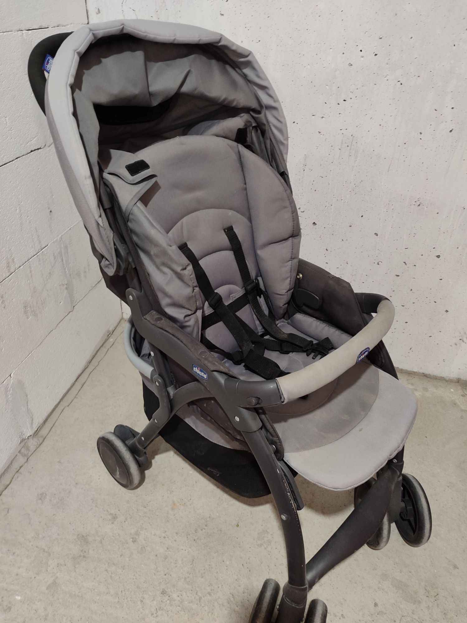 Wózek spacerowy Chicco szary