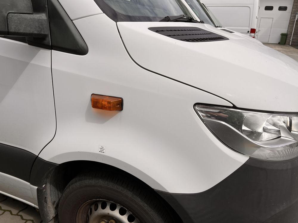 Крило ліве праве біле Mercedes Sprinter W907 W910