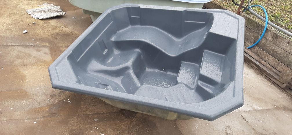 Niecka wkład Jacuzzi Basen oczko wodne balia beczka jacuzi