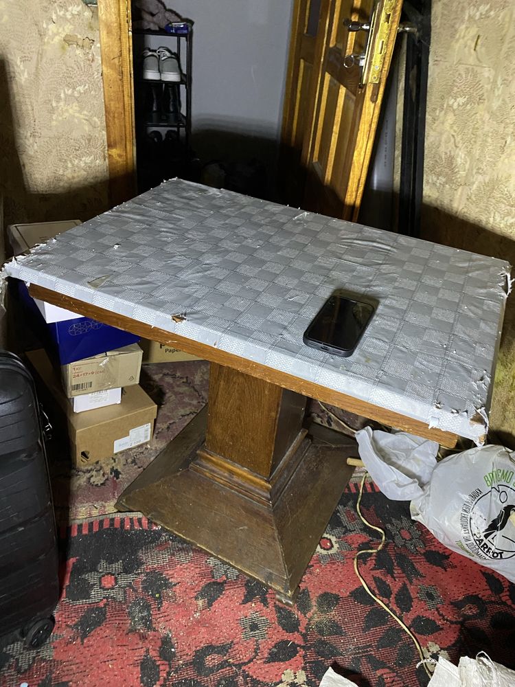 Журнальний столик