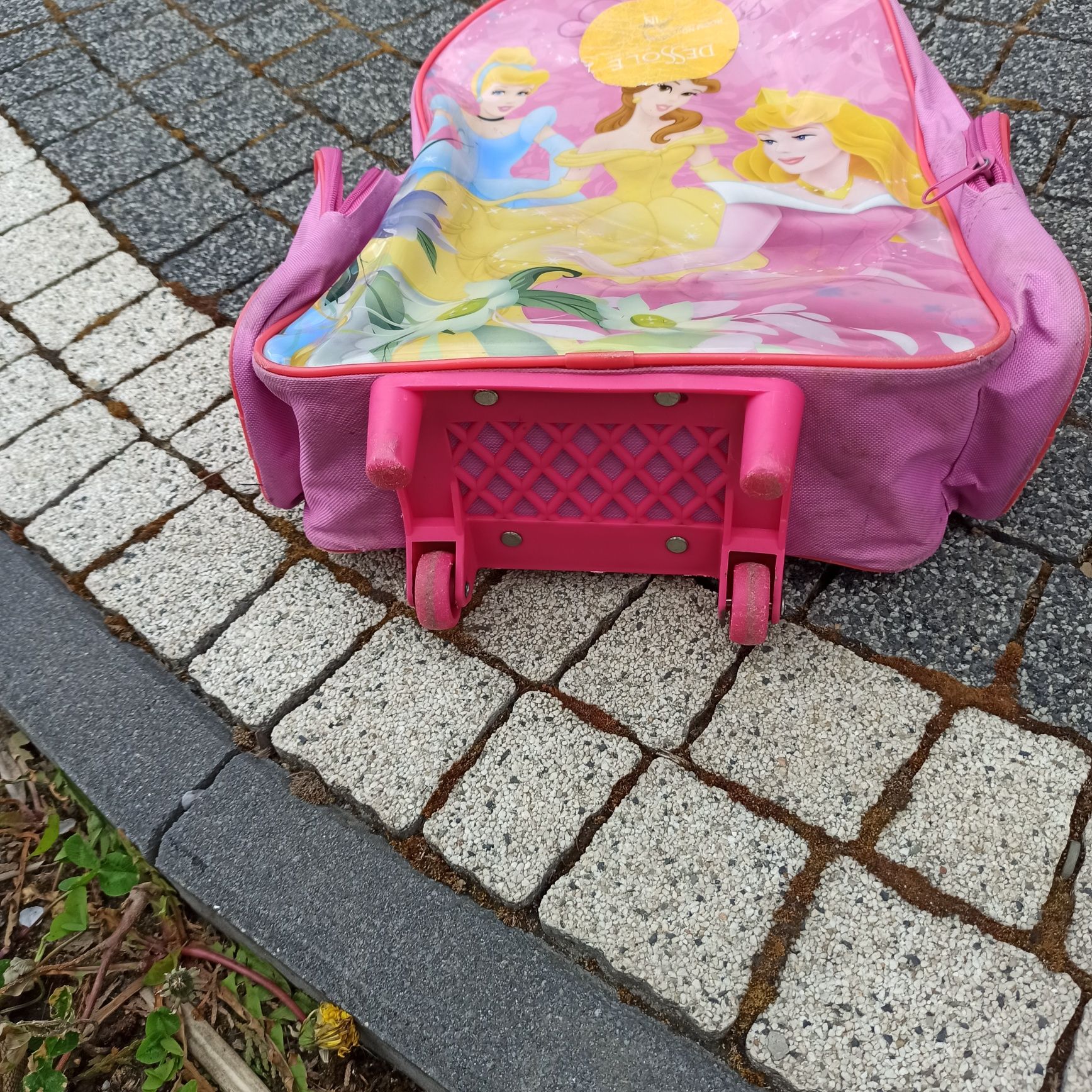 Walizka , plecak dla dzieci na kółkach Disney