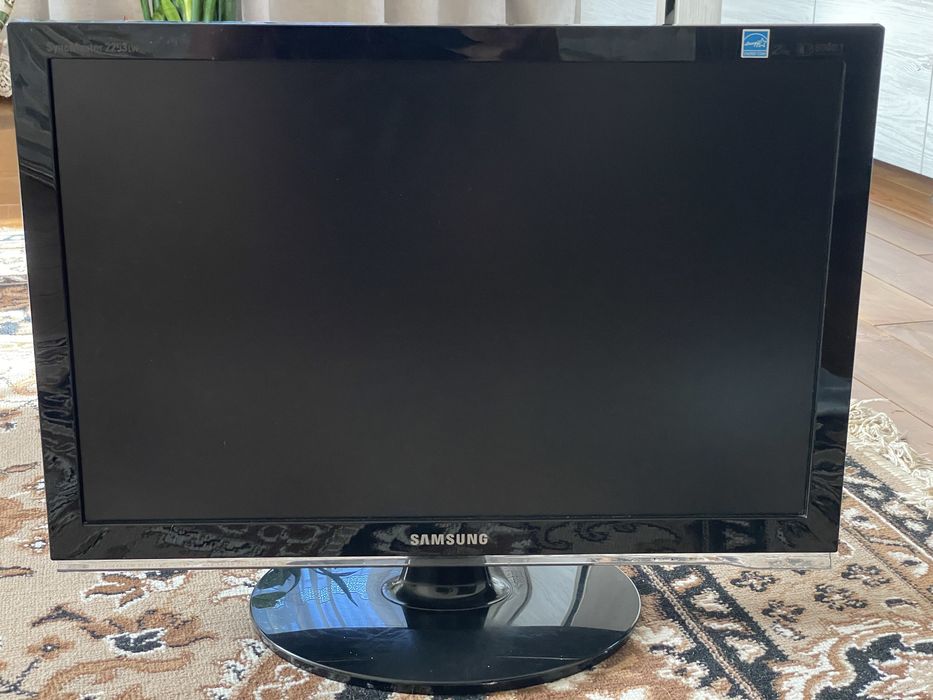 Монітор Samsung SyncMaster 2253LW