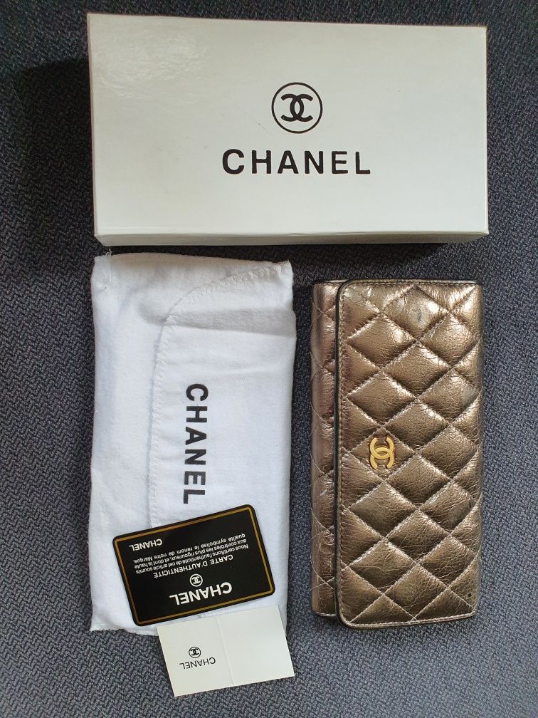 CHANEL Гаманець шкіряний