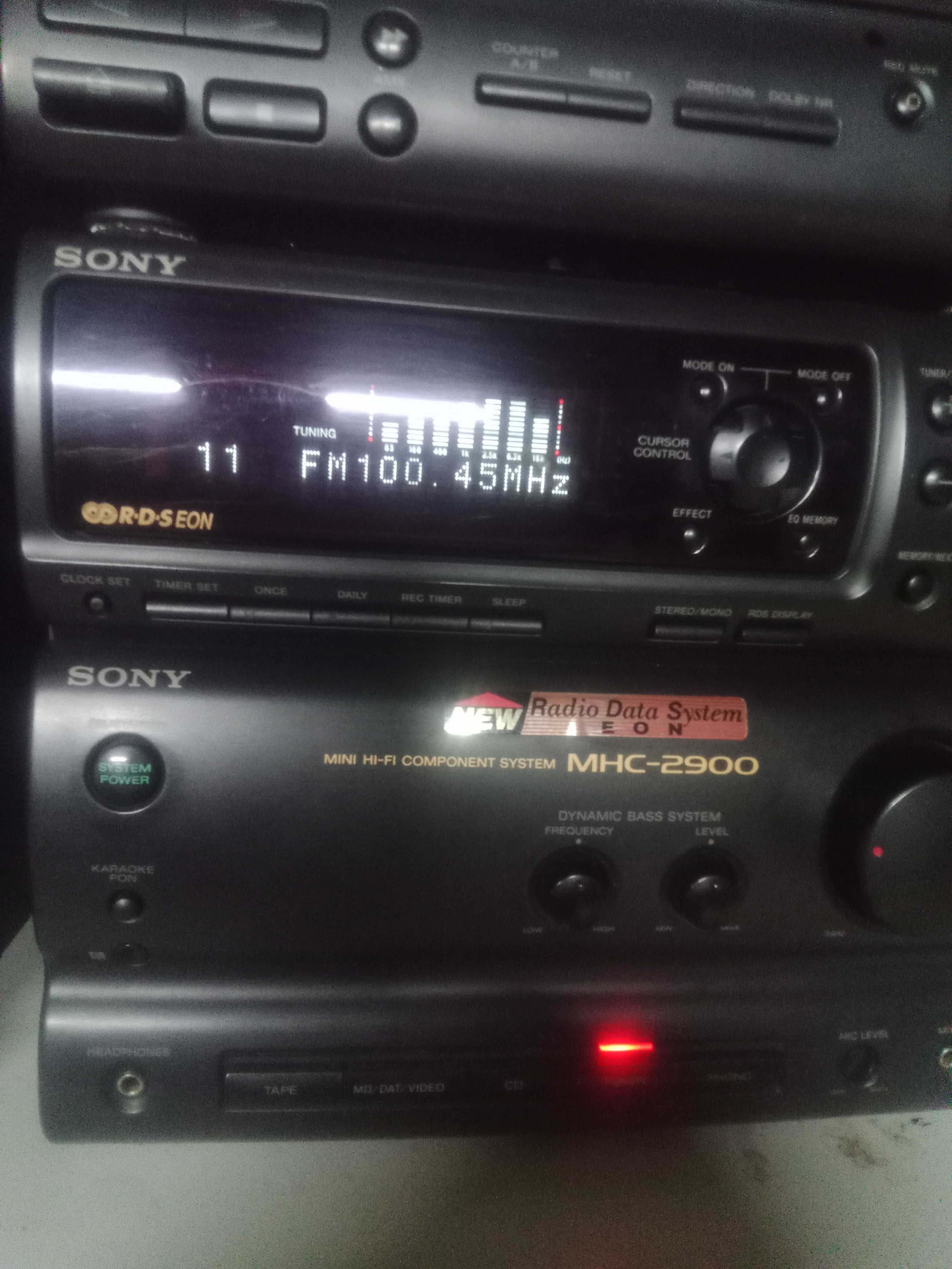 Wieża hi-fi firmy Sony mhc2900 .