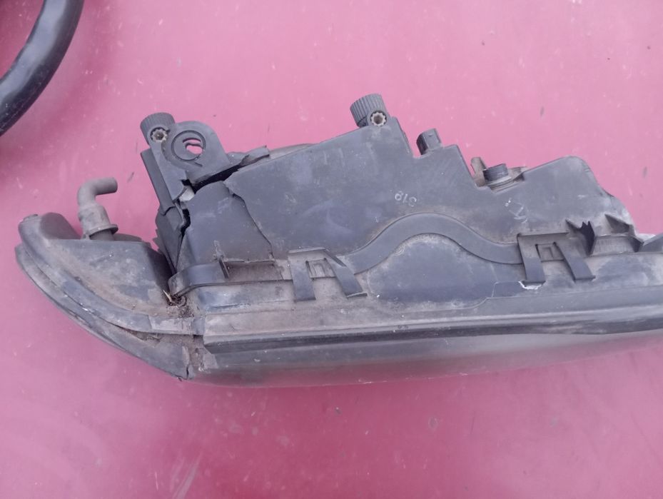 Фара БМВ е39 под ремонт