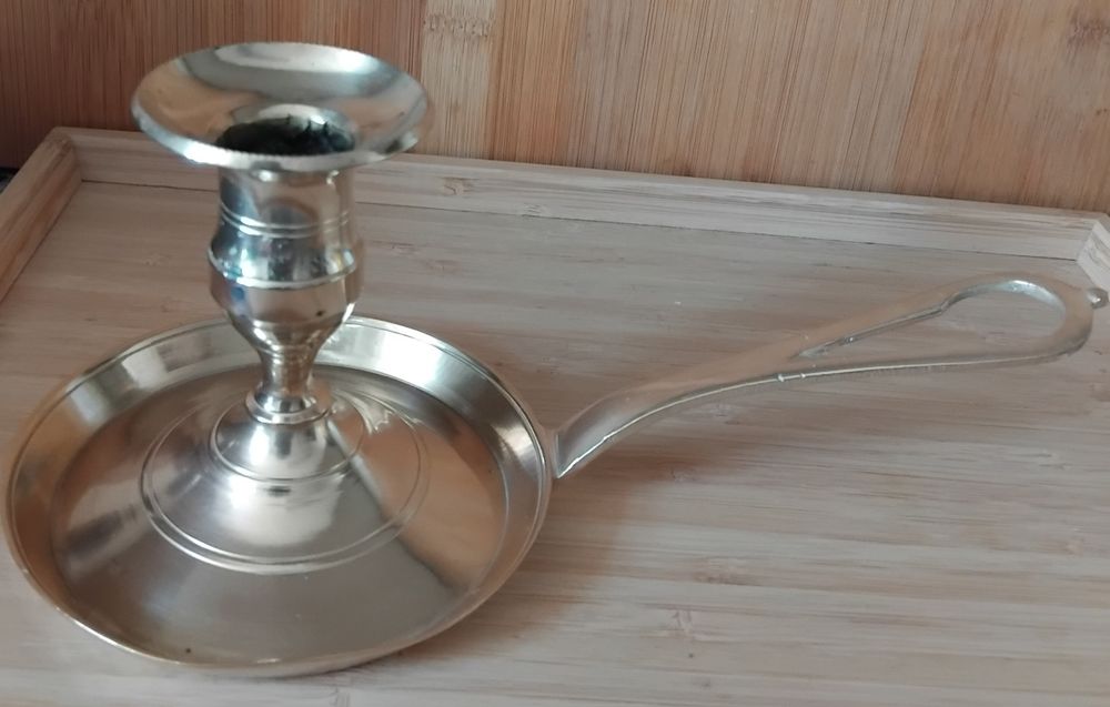 Palmatória e 2 pratos