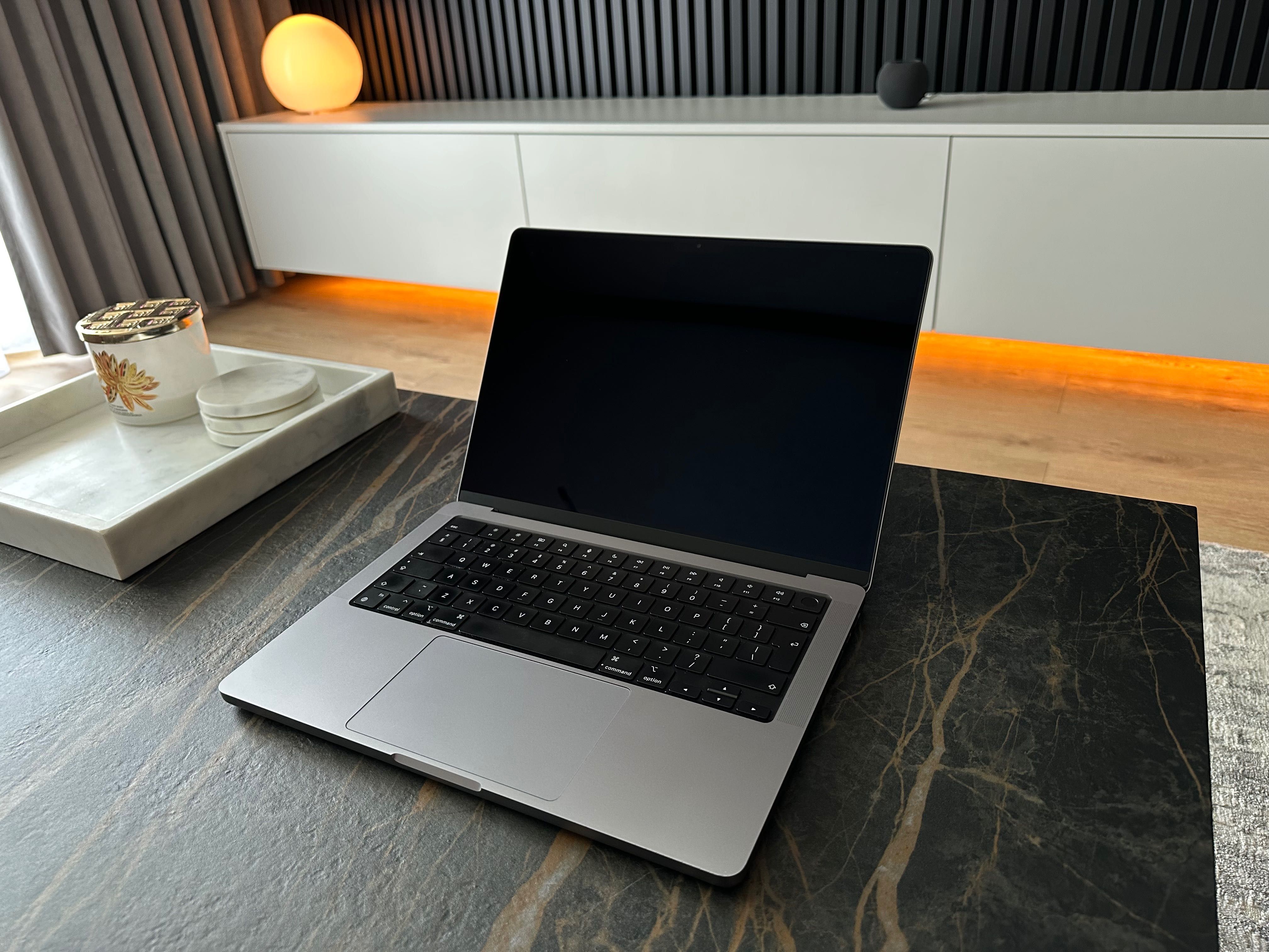 MacBook Pro 14" M1 Pro / 16 GB RAM / 512 GB / 96 W