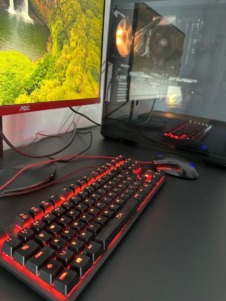 Vendo Monitor e teclado gaming