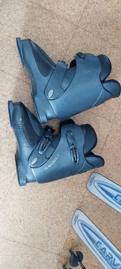 Botas de ski, roupa de neve M-L