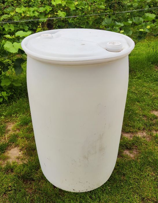 Beczka beczki Dwustetka na wodę deszczówkę paliwo 200l